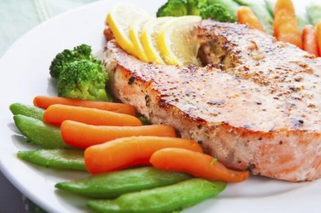 hal steak zöldségekkel fehérjetartalmú étrendhez